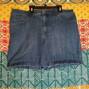 Mid-rise jean shorts circa 2000